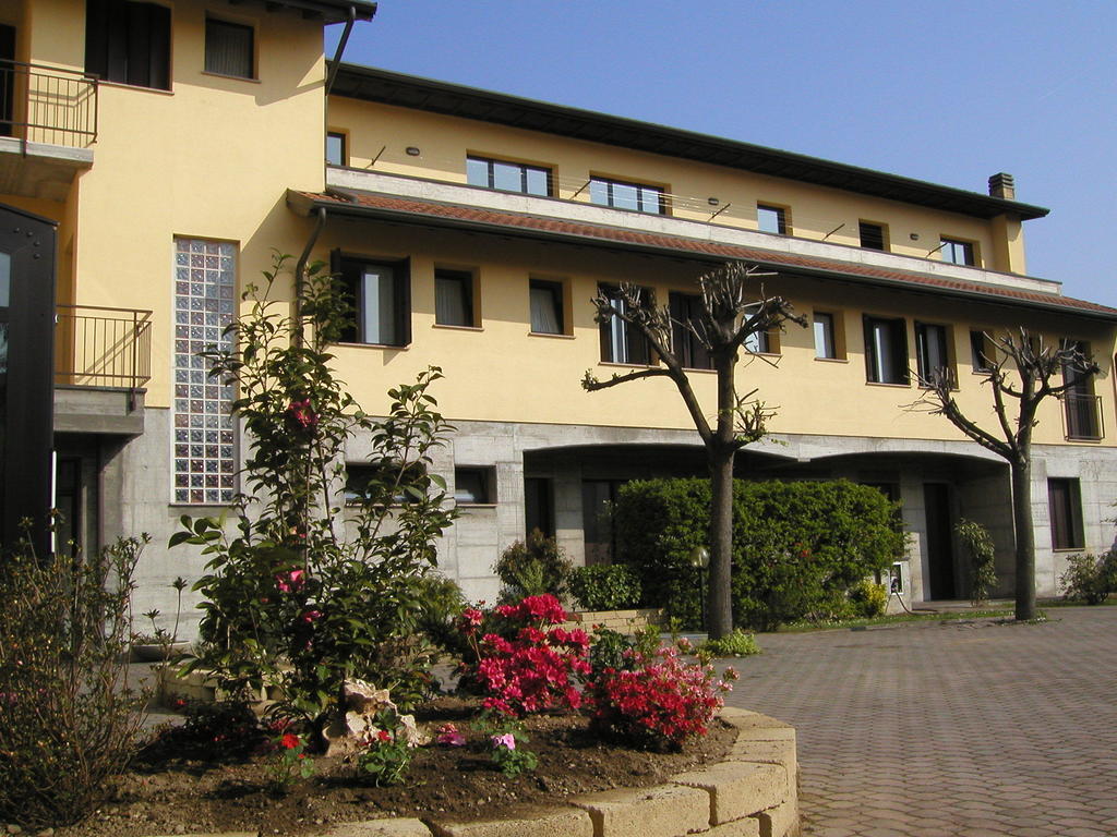 Albergo Sant'Anna Solbiate Olona Exterior photo