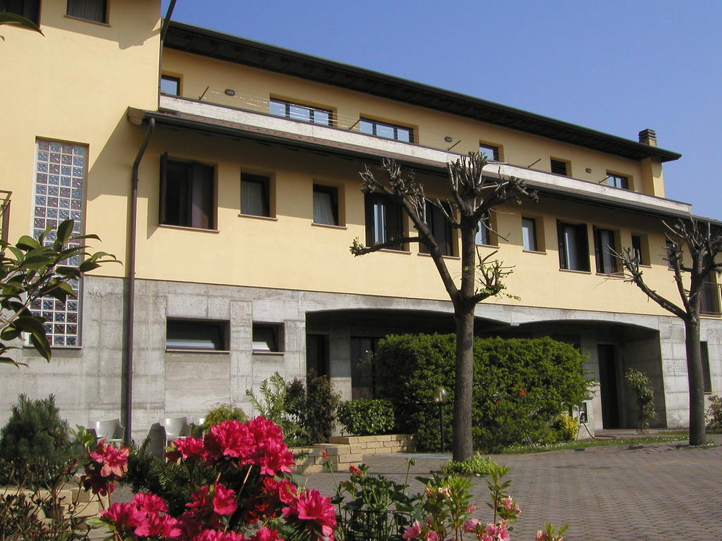 Albergo Sant'Anna Solbiate Olona Exterior photo